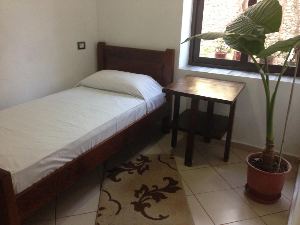 Eco Garten Guest House شكودر الغرفة الصورة